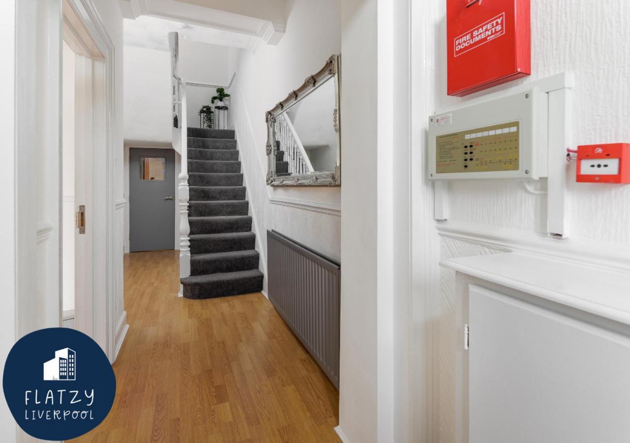 Flatzy - 6 Bed Oasis Close To Football Stadiums Liverpool Extérieur photo