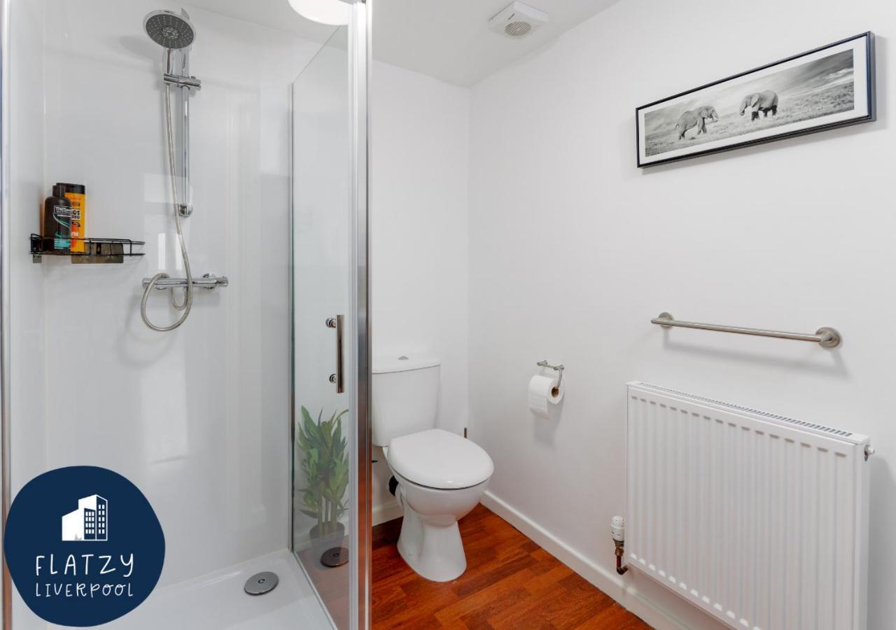 Flatzy - 6 Bed Oasis Close To Football Stadiums Liverpool Extérieur photo