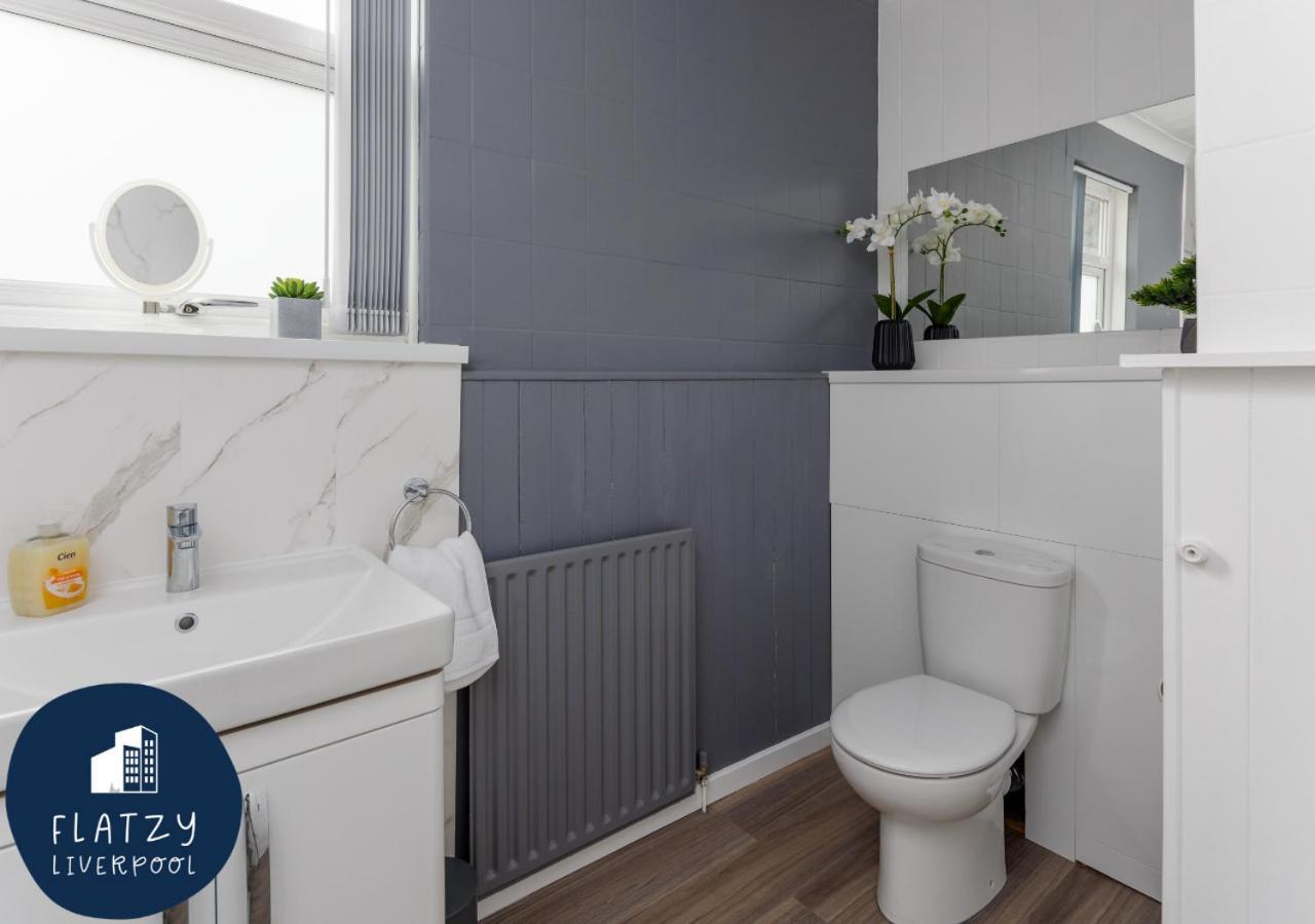 Flatzy - 6 Bed Oasis Close To Football Stadiums Liverpool Extérieur photo
