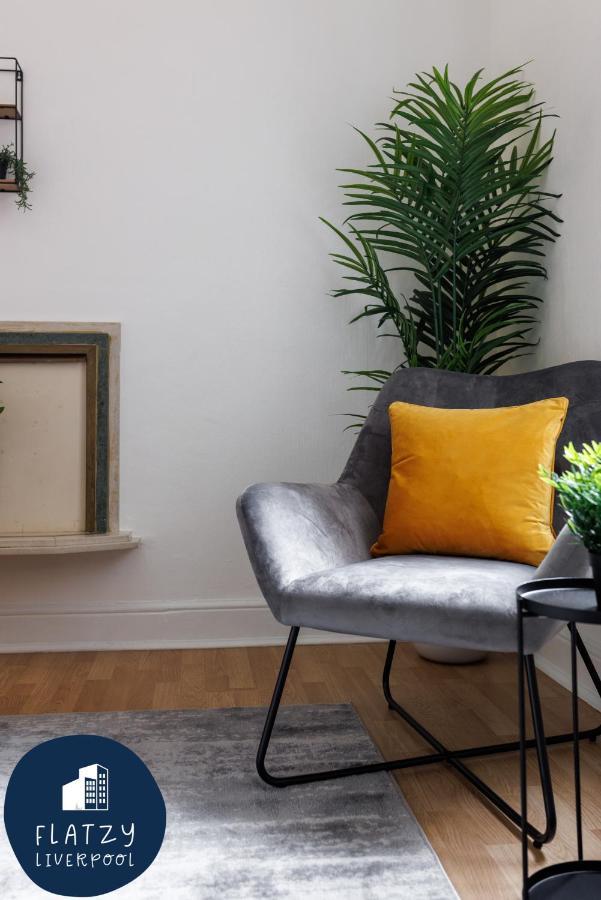 Flatzy - 6 Bed Oasis Close To Football Stadiums Liverpool Extérieur photo
