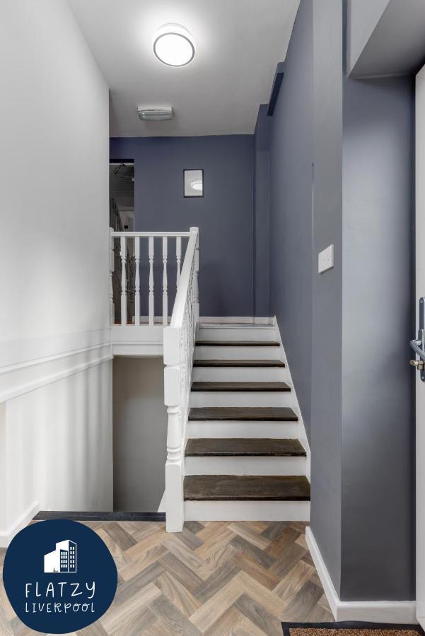 Flatzy - 6 Bed Oasis Close To Football Stadiums Liverpool Extérieur photo